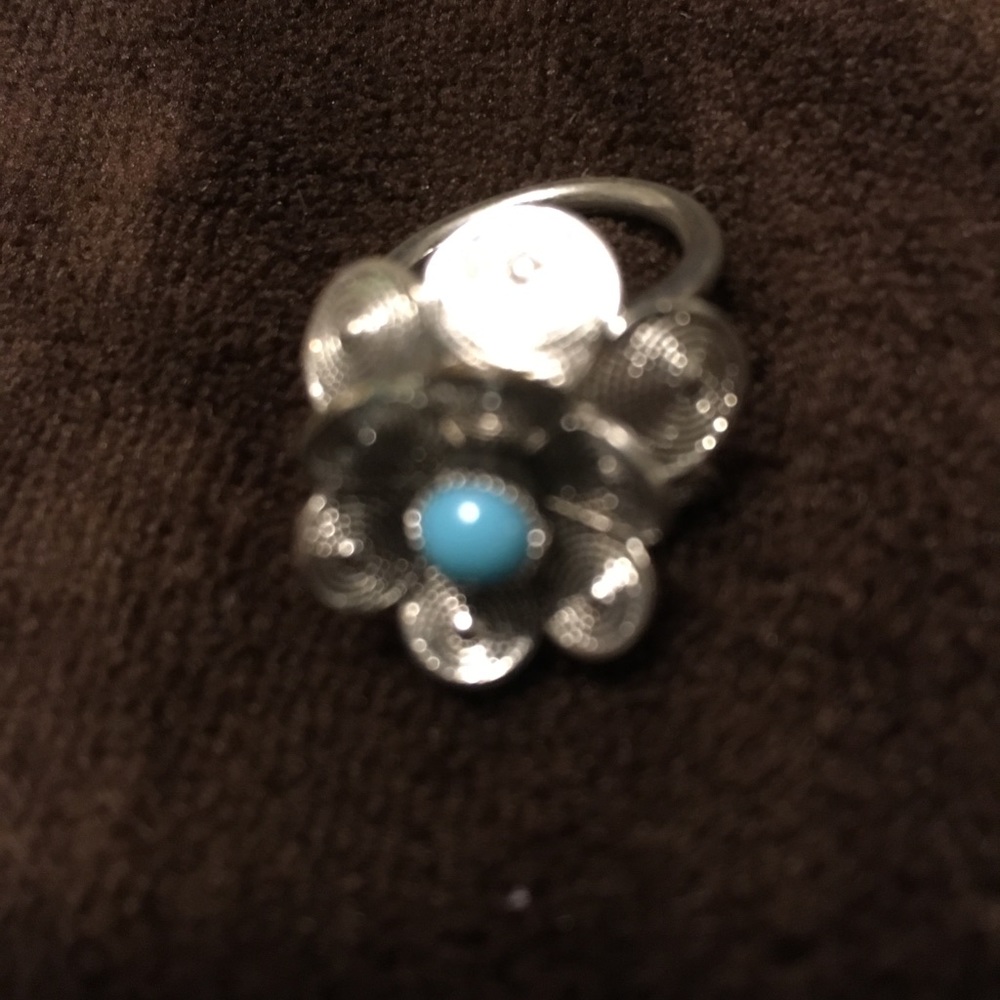 Flower ring - Picture 4 of 4